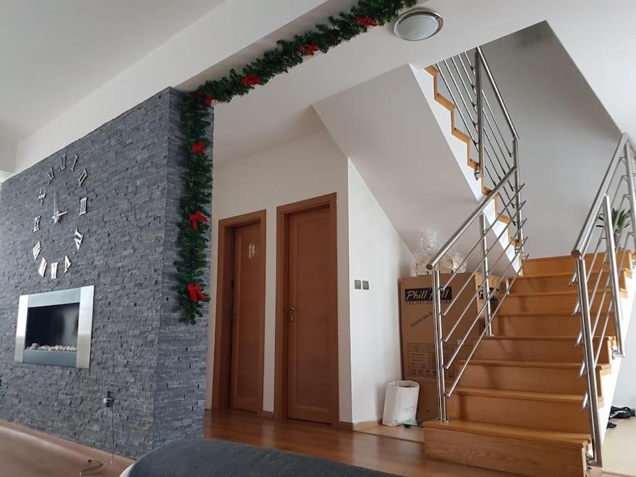 Mezonetovy Apartman V Centre Novej Dubnice Ilava Luaran gambar
